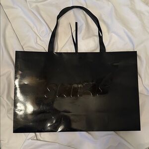 SKIMS GIFT BAG LARGE (CAN BE FREE WITH PURCHASE OVER $150)